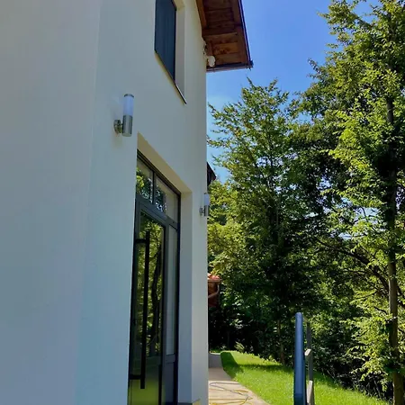 Lesnik Vacation Lodge