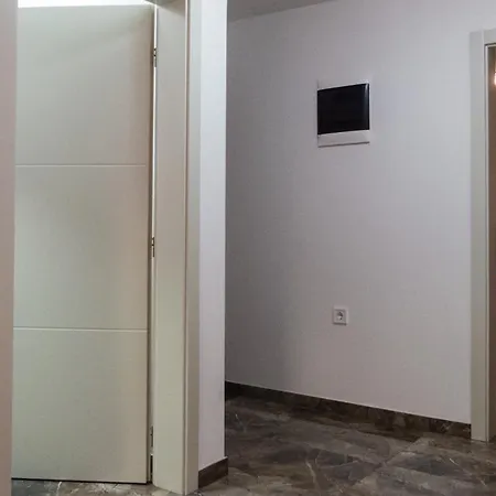 Lesnik Vacation Lodge *