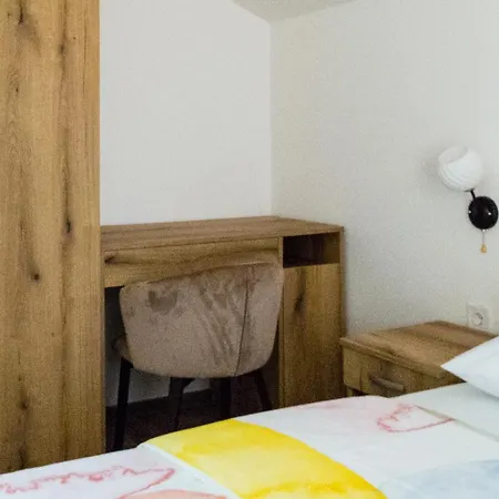 Lesnik Vacation Lodge *